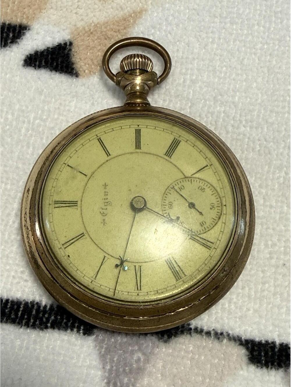 ELGIN POCKET WATCH  Vintage ( Read Description)